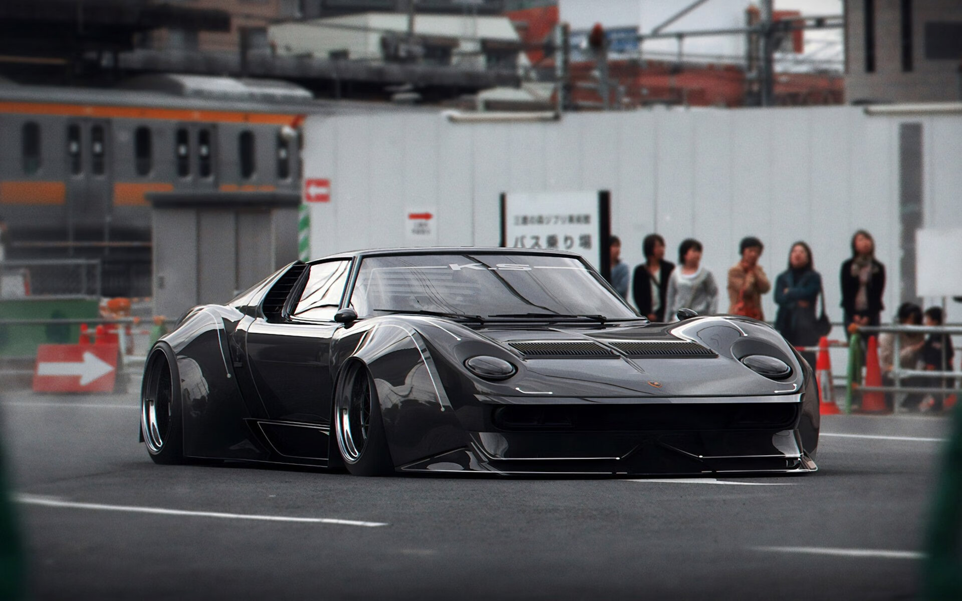 -国足训练节奏紧凑，战术模拟演练频繁，国足战术打法