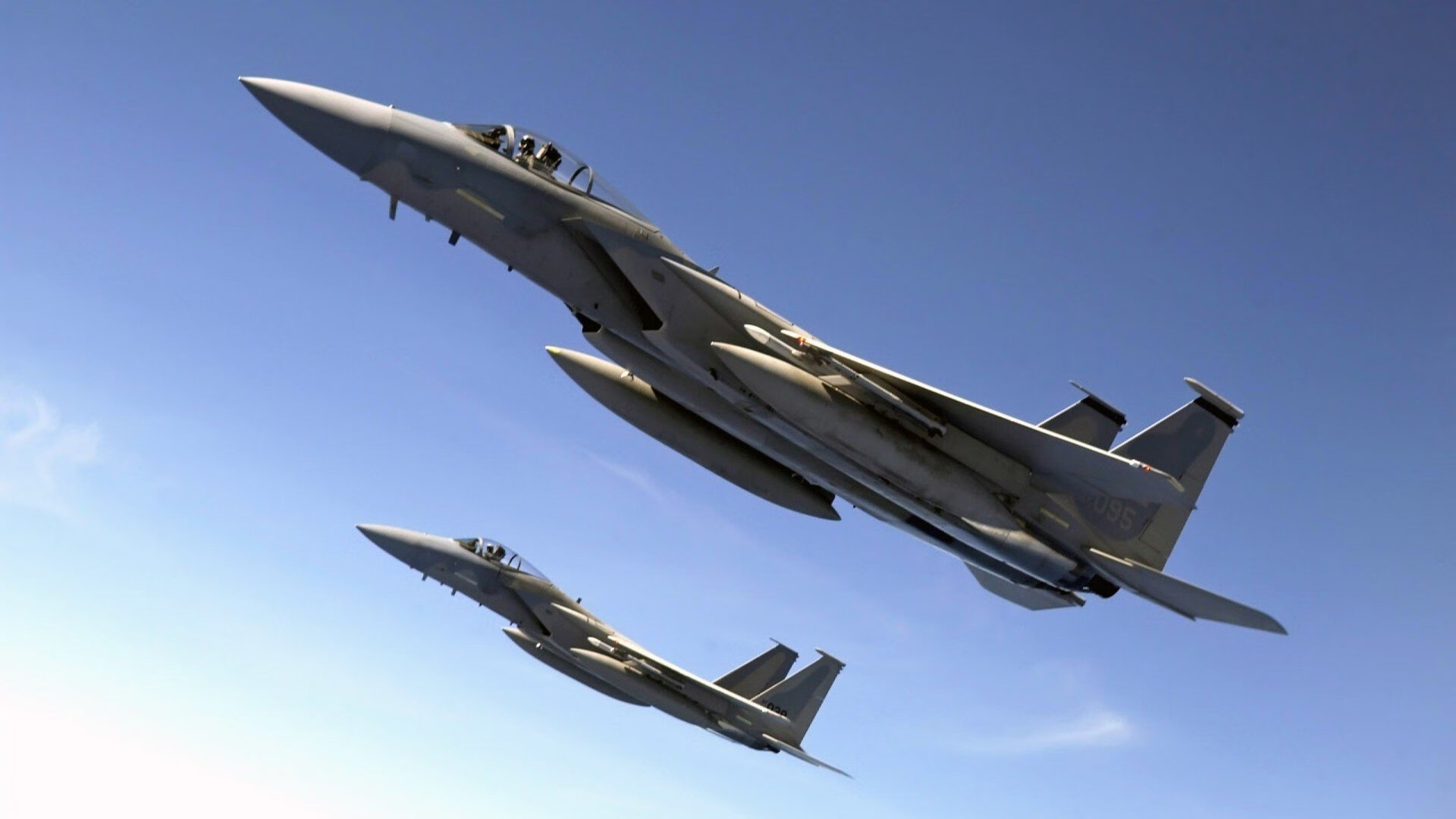 石油人篮板球争夺激烈，石油人篮板球争夺激烈比赛视频