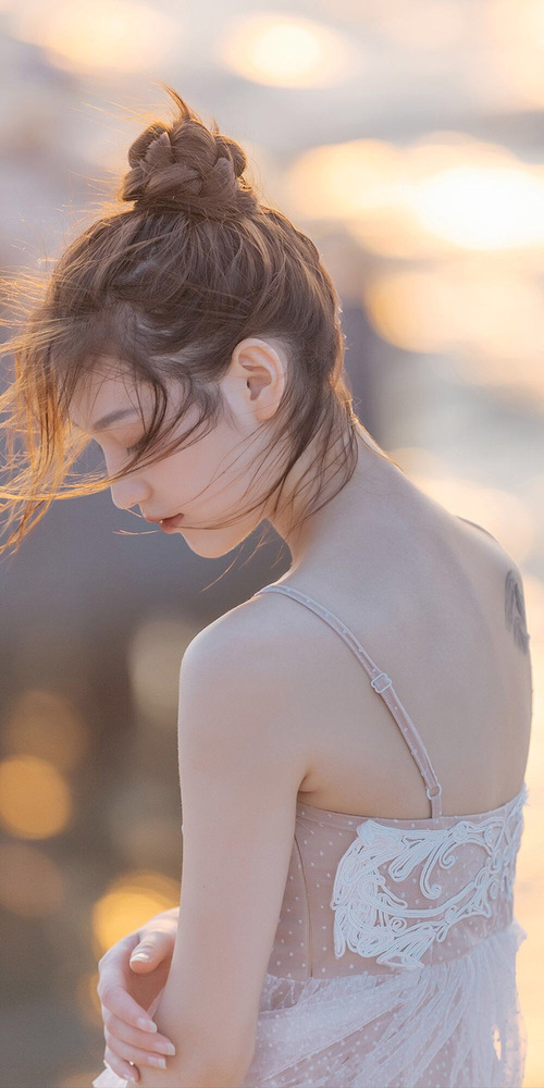 维达德卡萨布兰卡球迷支持力度加大,主场气氛火爆,达维德卡拉布里亚